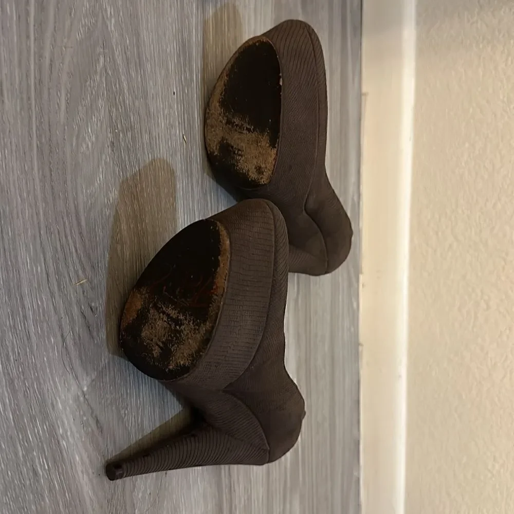 Yves Saint Laurent HEELS SIZE 38